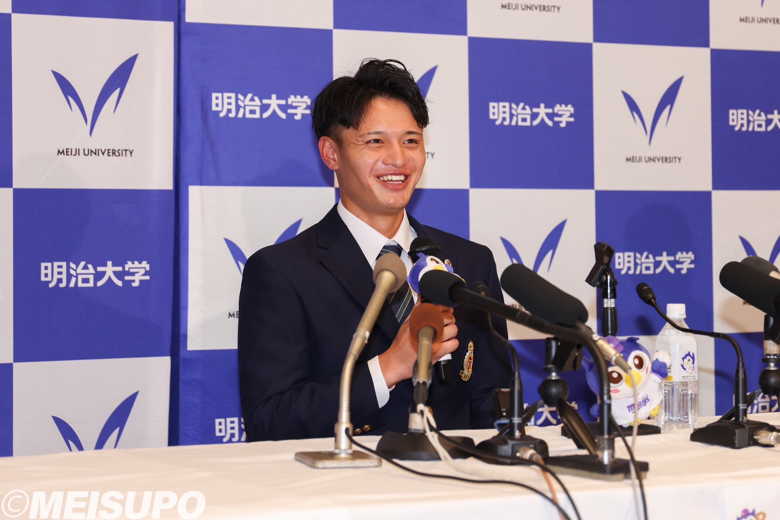 74）毛利海大投手 指名後記者会見／プロ野球ドラフト会議 – 明大 